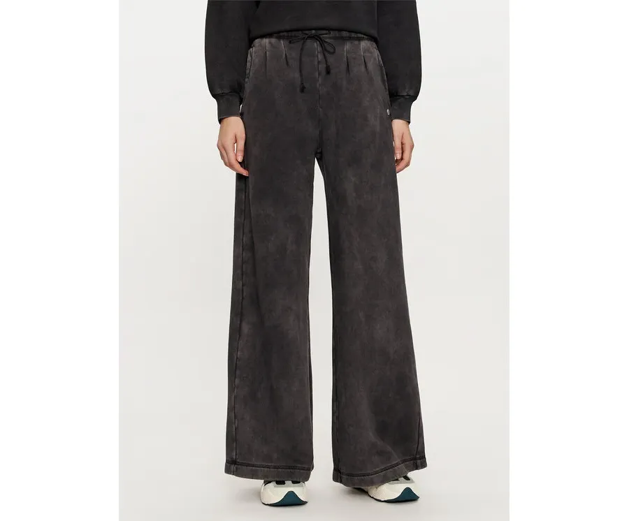 obrazek 1 Deha Spodnie dresowe C12175 Czarny Relaxed Fit
