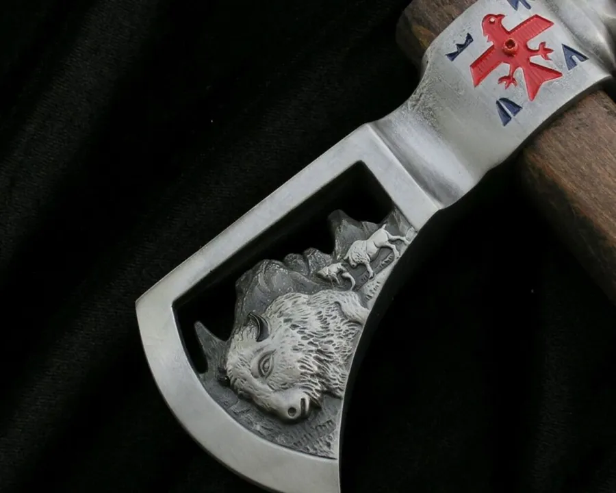 obrazek 6 Stylowy indiański tomahawk z bizonem