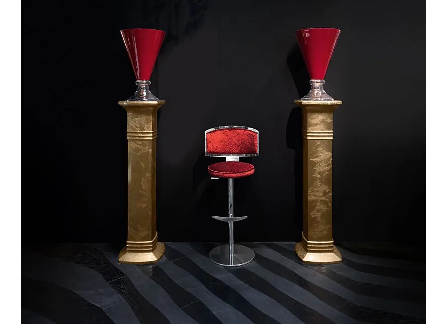 elegancka kolumna w stylu klasycznym