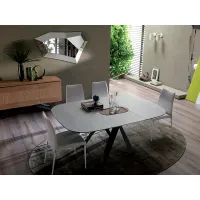 Picture Designer extendable table for the dining room and living room from Ozzio