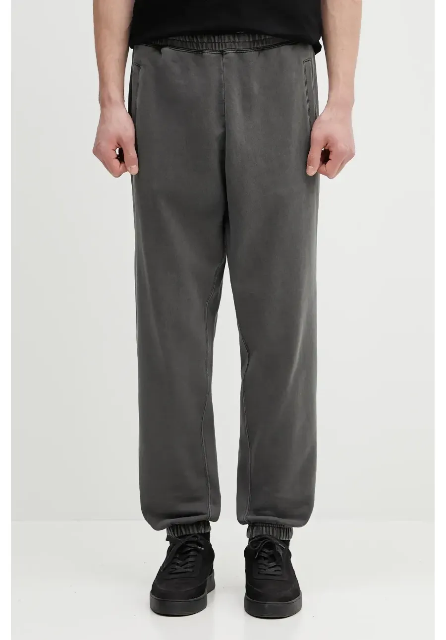 obrazek 1 Carhartt WIP spodnie dresowe bawełniane Nelson Sweat Pant męskie kolor szary gładkie I029961.87GD