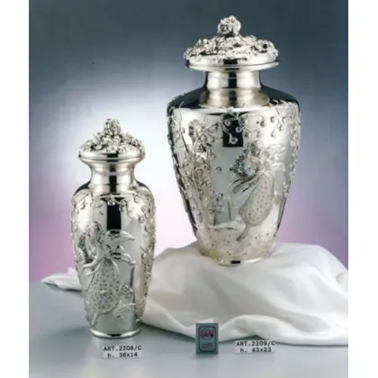 Picture Beautiful vase with lid from Italy