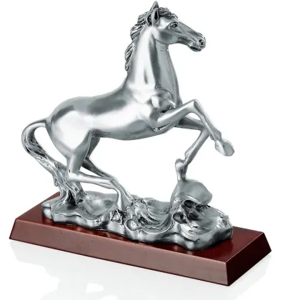 Zdjęcie Luksusowa statuetka konia do salonu