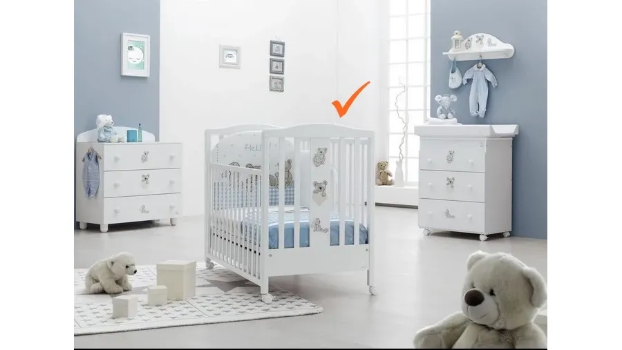 obrazek 1 Włoskie niemowlęce łóżeczko z wyposażeniem - Italbaby