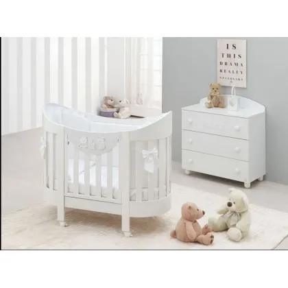 Zdjęcie Owalne włoskie łóżeczko dla niemowlaków - Italbaby