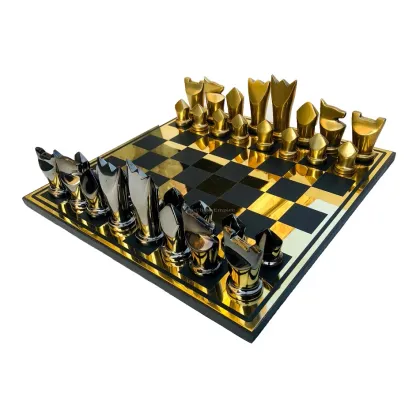 Zdjęcie Niecodzienne egipskie figury aluminiowe z planszą dla miłośników szachów - The Chess Empire