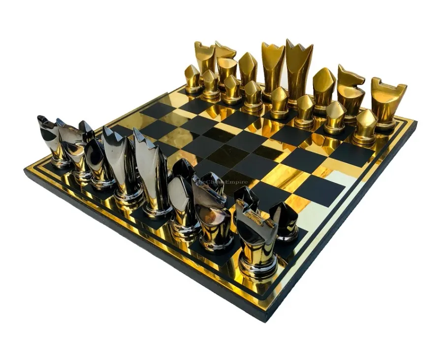 obrazek 1 Niecodzienne egipskie figury aluminiowe z planszą dla miłośników szachów - The Chess Empire