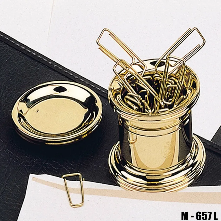 picture 4 Desk set for a VIP