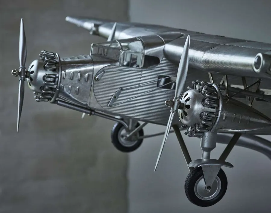 obrazek 3 Zjawiskowy model samolotu Ford Trimotor - Authentic Models