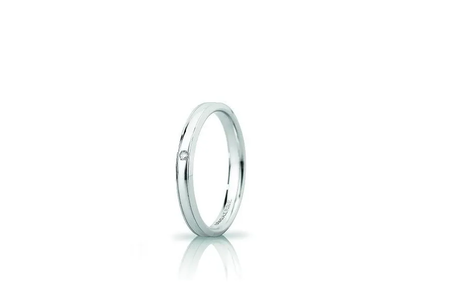 obrazek 1 Cudowna obrączka z białego złota z brylantem 0,01 ct. 3mm szerokości