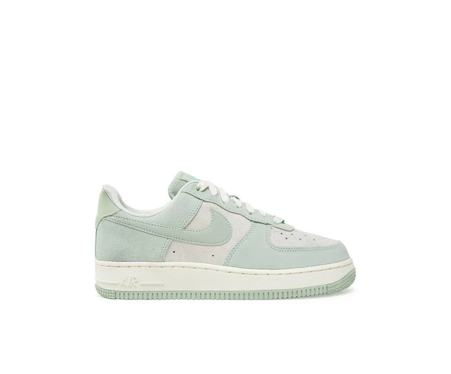 obrazek 1 Nike Sneakersy Air Force 1 07 HQ1497 Zielony