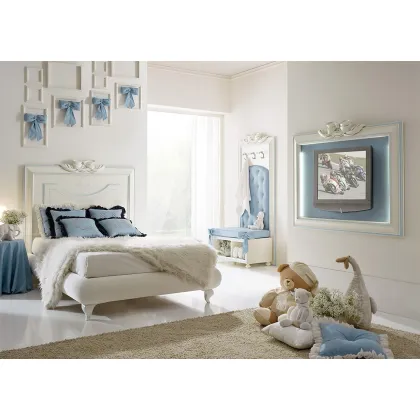 Zdjęcie Piękna sypialnia dla nastolatki w bielu i błękicie -