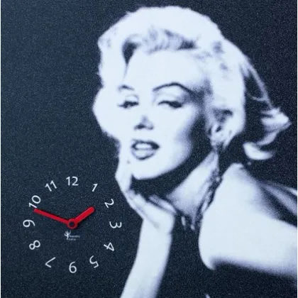 Zdjęcie Wykonany we Włoszech - zegar ścienny z wizerunkiem aktorki Marilyn Monroe