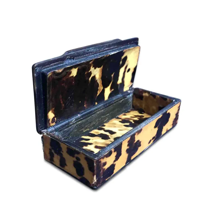 obrazek 3 Prostokątna skrzynka z XIX wieku