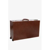 Picture A unique leather suitcase for travelers - Terrida