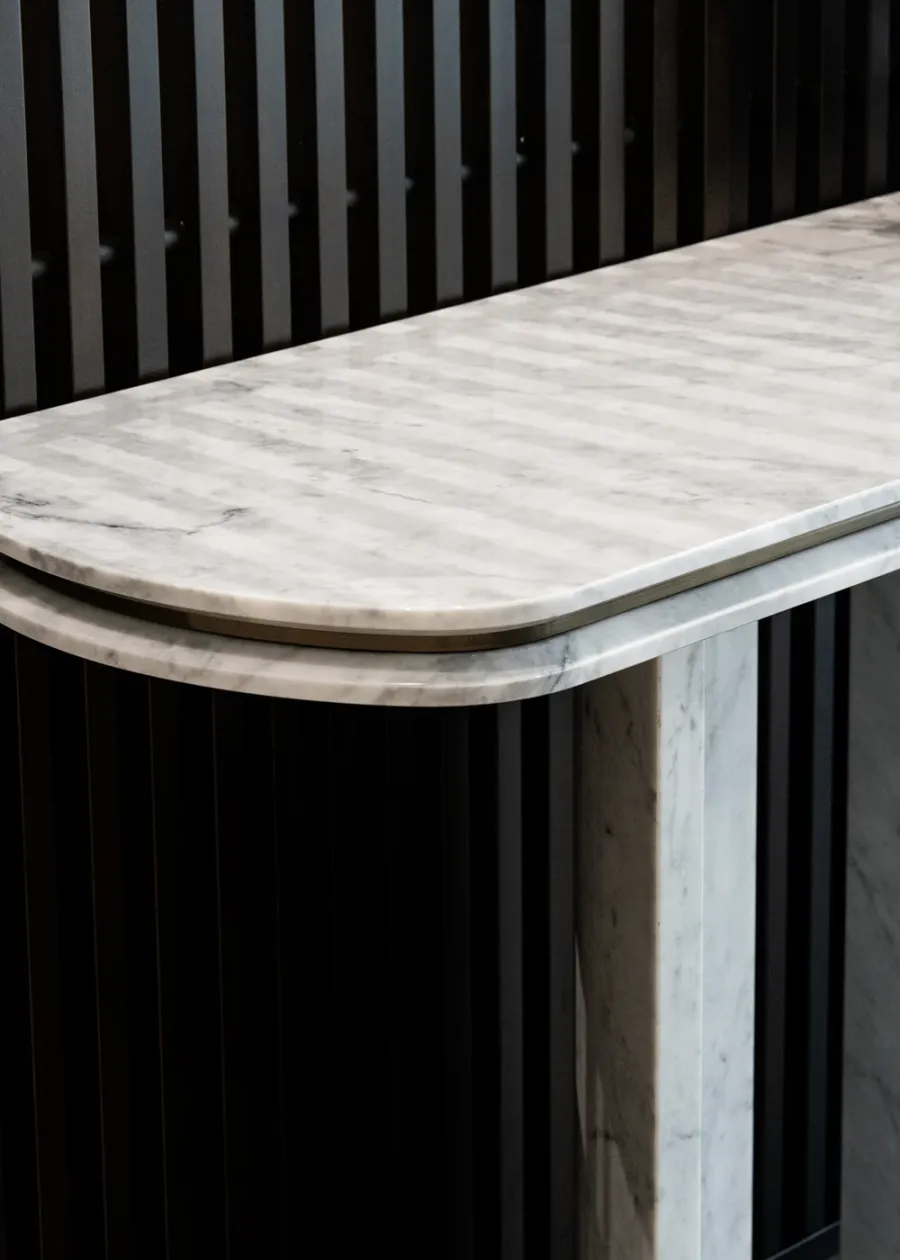 obrazek 4 Gustowna modernistyczna konsola do salonu lub sypialni - prosto z Włoch