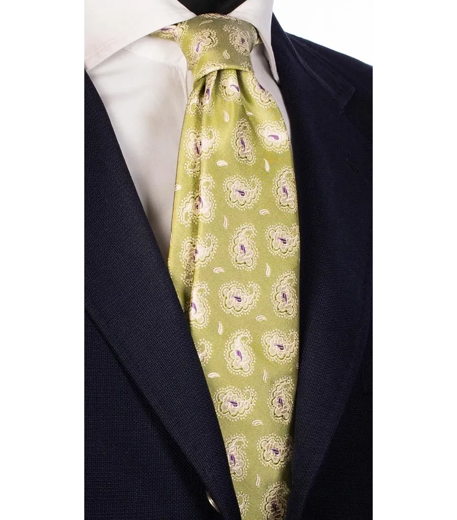 obrazek 1 Oliwkowy, elegancki krawat dla mężczyzn z jasnym wzorem paisley