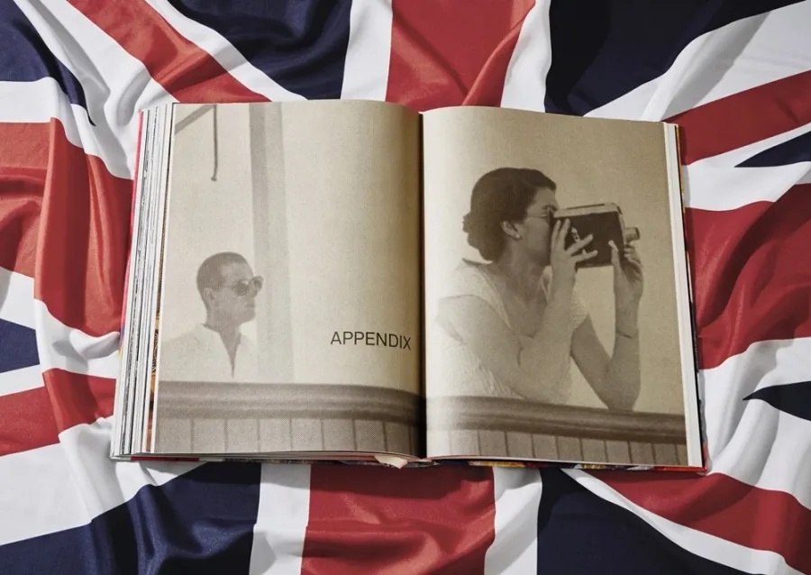 obrazek 9 Książka Her Majesty, Vivienne Westwood Edition No. 501–1,000, Harry Benson ‘Royal Departure’ - Taschen