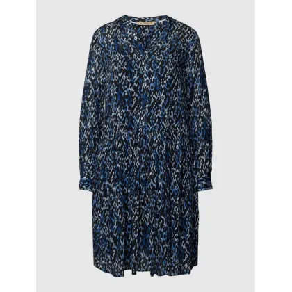 Zdjęcie Sukienka o długości do kolan ze wzorem na całej powierzchni