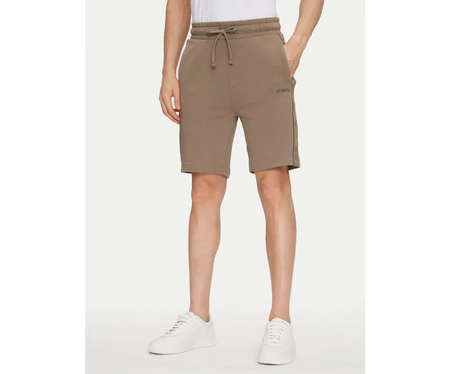 obrazek 1 HUGO Szorty sportowe Liam 50540936 Beżowy Regular Fit
