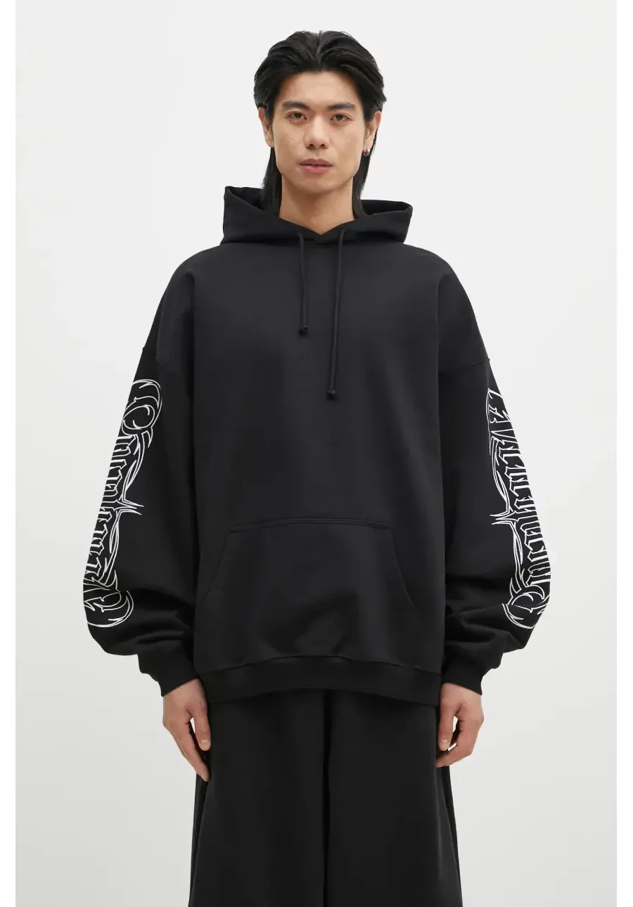 obrazek 1 VETEMENTS bluza Metal Embroidered Oversized męska kolor czarny z kapturem z aplikacją UA66HD750B