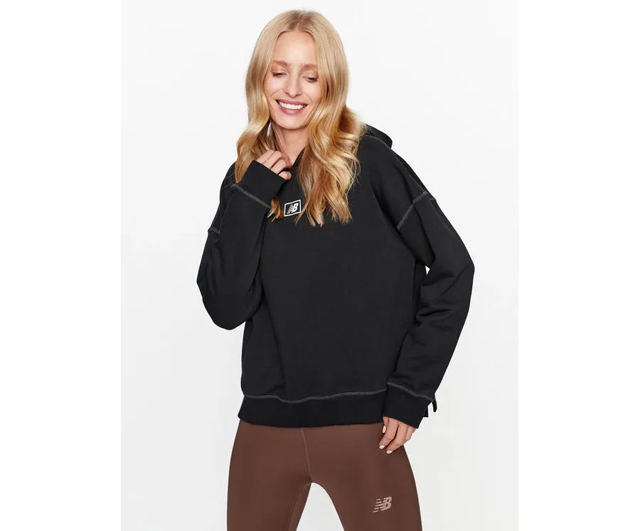 obrazek 1 New Balance Bluza Essentials French Terry Hoodie WT33512 Czarny Regular Fit