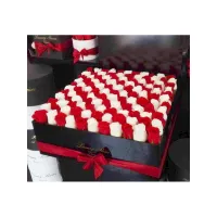 Zdjęcie Bukiet ze 100 czerwono białych róż Infinity na prezent dla kobiety - Luxury Roses Vienna