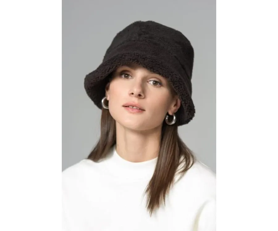 obrazek 2 Damska czapka zimowa z futra norek w wielu kolorach