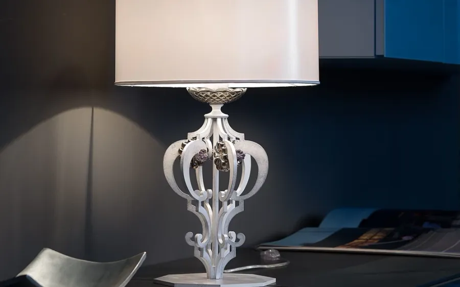 obrazek 1 Awangardowa lampa na komodę do designerskiego salonu