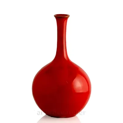 Zdjęcie Piękny ceramiczny wazon w kształcie butli