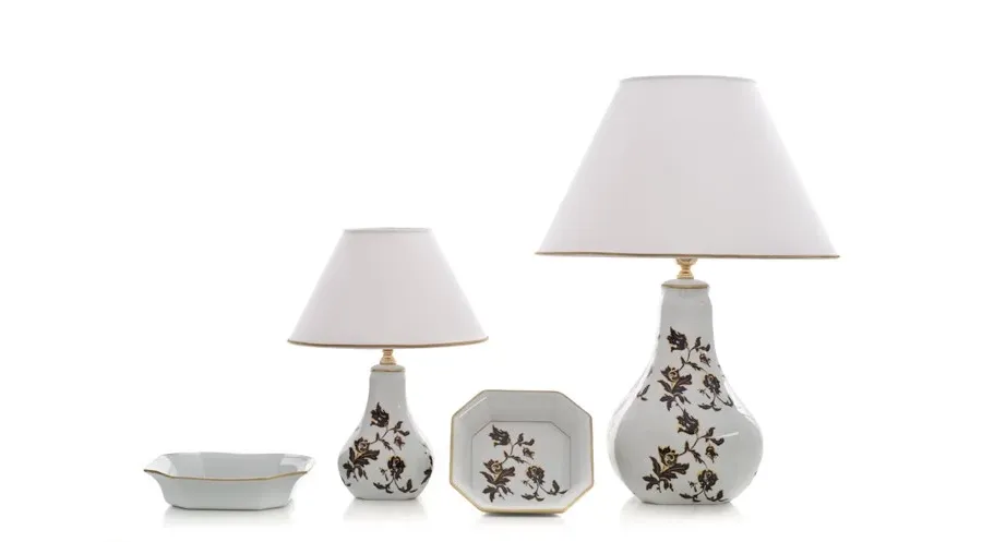 obrazek 1 Kwiecista lampa z porcelany o wysmukłym kształcie