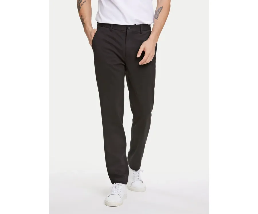 obrazek 1 Lindbergh Chinosy 30-006052 Czarny Slim Fit