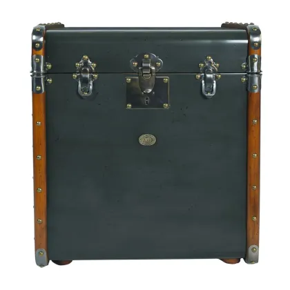 Zdjęcie Elegancki kufer w stylu vintage - Authentic Models