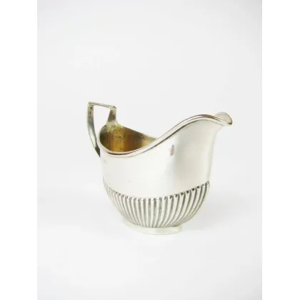 Zdjęcie Birmingham 1905/1906 owalny dzbanek na mleko ze srebra, wnętrze złocone