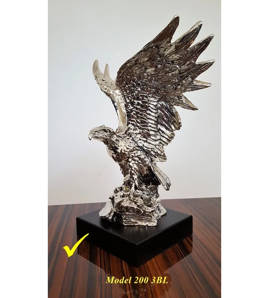 obrazek 3 Przepiękna figurka orła