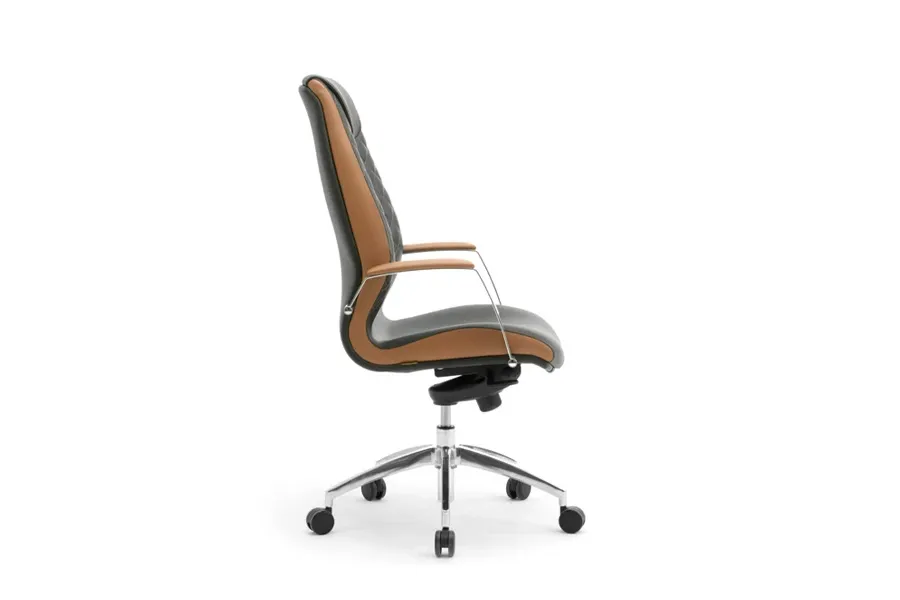picture 17 Leather armchair prestigiously decorated with Wave leather