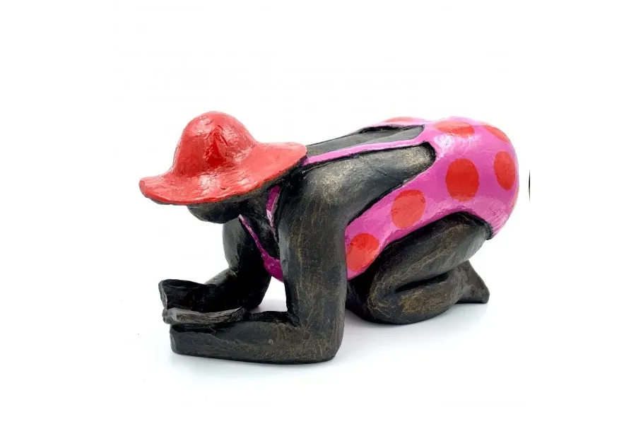 obrazek 1 Oryginalna figurka do ogrodu "Pośladki w górze"