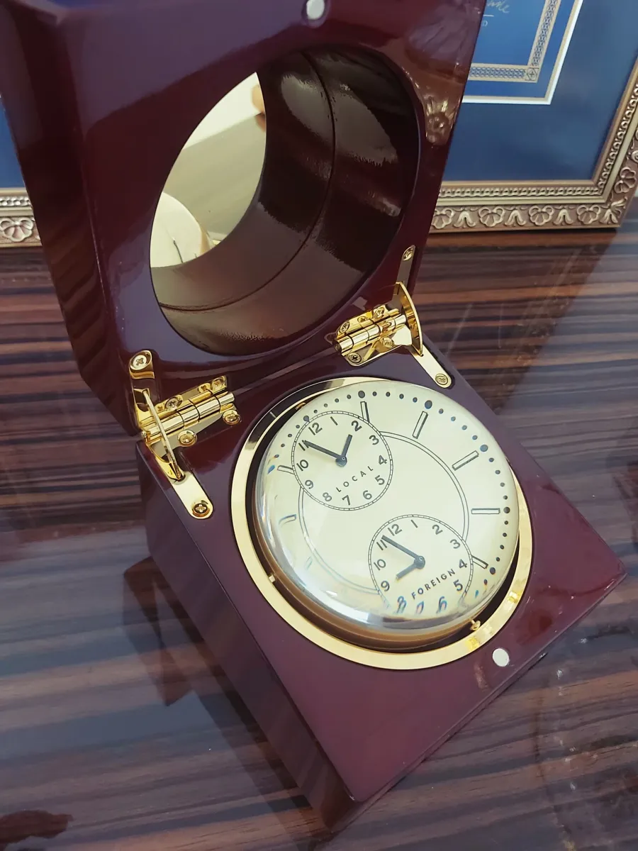 picture 6 Sextant with Clock