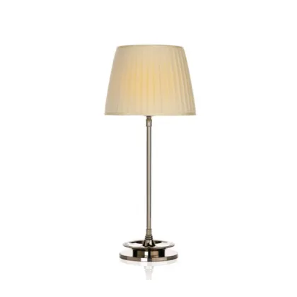 Zdjęcie Klasyczna Włoska lampa stołowa z odlewu mosiężnego