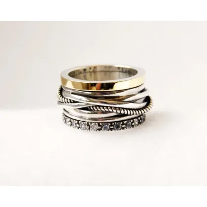 Picture Unique wedding ring made of gold and silver