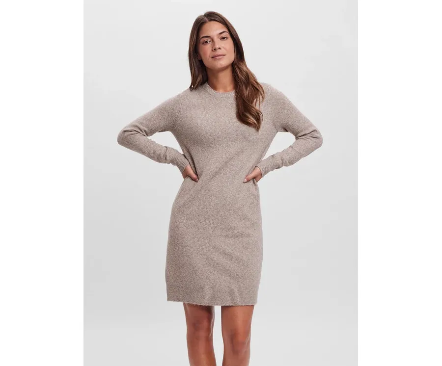 obrazek 1 Vero Moda Sukienka dzianinowa 10215523 Beżowy Relaxed Fit