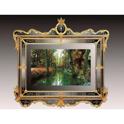 Zdjęcie Ścienne lustro w stylu weneckim – obramowanie telewizora