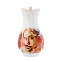 Zdjęcie Artystyczny dzbanek porcelanowy do jadalni lub salonu