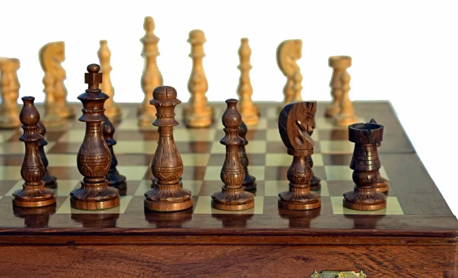 obrazek 3 Gustowny składany zestaw szachowy - The Chess Empire