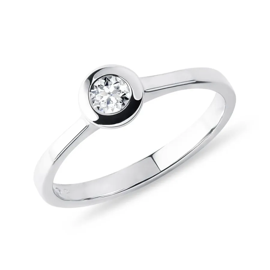 obrazek 1 Pierścionek z białego złota z diamentem w oprawie bezel KLENOTA