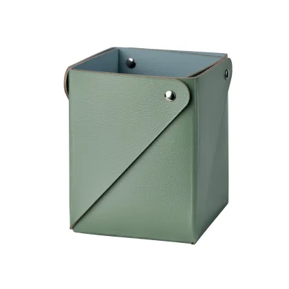 Zdjęcie Wyjątkowy organizer na przybory biurowe wykonany ze skóry w kolorze eukaliptusa