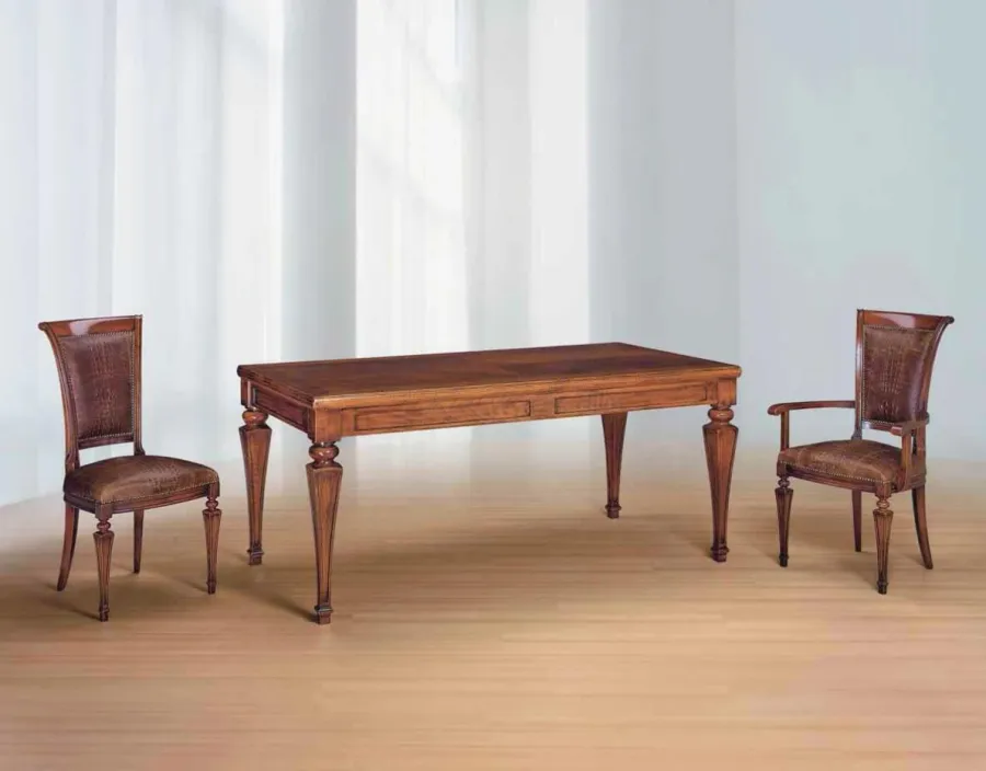 obrazek 1 Antyczny oryginalny fotel do salonu - Morello Gianpaolo