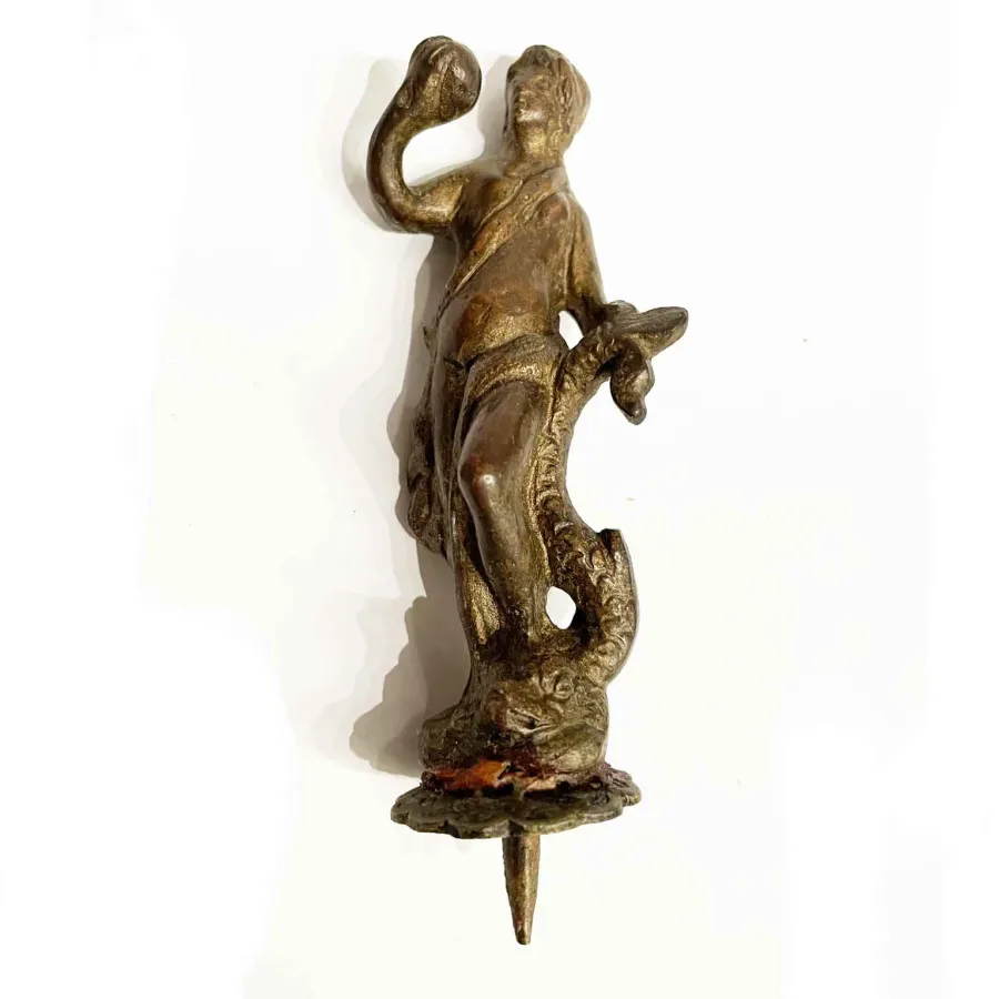 obrazek 2 Elegancka figurka w brązie Wenus z delfinem z XVII wieku