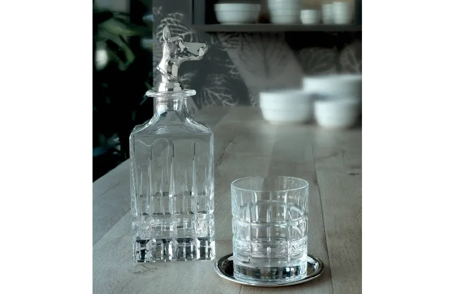 obrazek 1 Urokliwa kryształowa karafka z dwiema szklankami i talerzykami