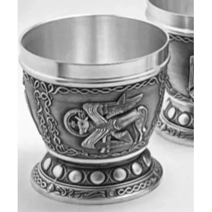 Zdjęcie Tradycyjny irlandzki kubek z motywem z Księgi z Kells